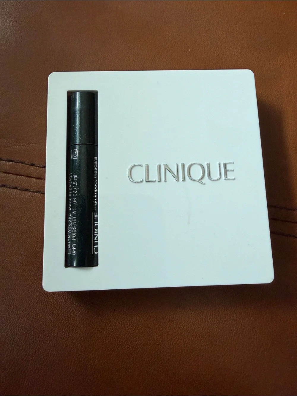 Clinique 15 uptown downtown Eyeshadow & 06 Fig Blush Set with Mascara